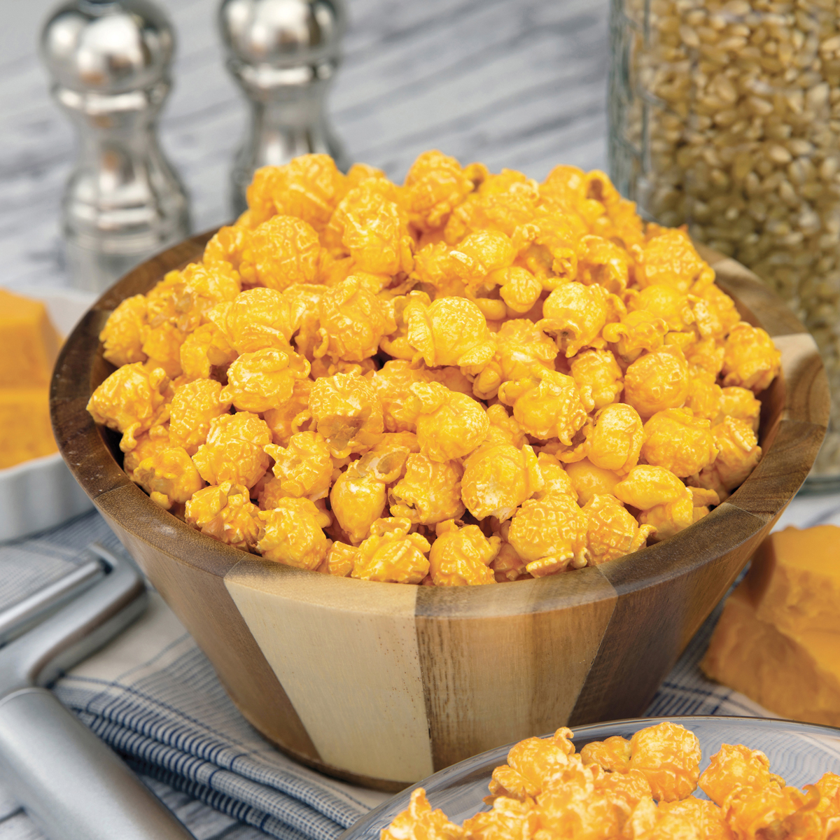 Cheesy Cheddar Poppin Popcorn